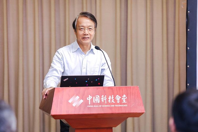 石维忱讲话-图2.jpg